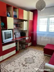 Se vinde apartament cu 3 camere semidecomandat in Vatra Dorn
