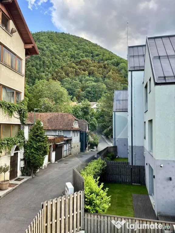 Apartament 3 camere de închiriat în Chiville cu parcare...
