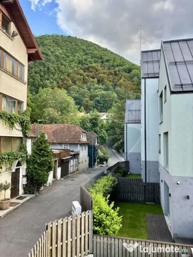 Apartament 3 camere de închiriat în Chiville cu parcare...