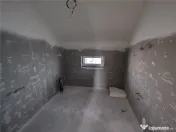 Duplex in zona populata - dormitor la parter - finisaje la c 