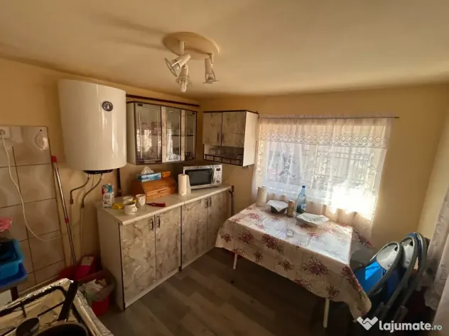 Casa 4 camere Chercea, suprafata construita 100mp boltari.