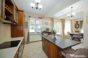 Casă cu 5 camere de vânzare, în Sânmartin - lângă P... 
