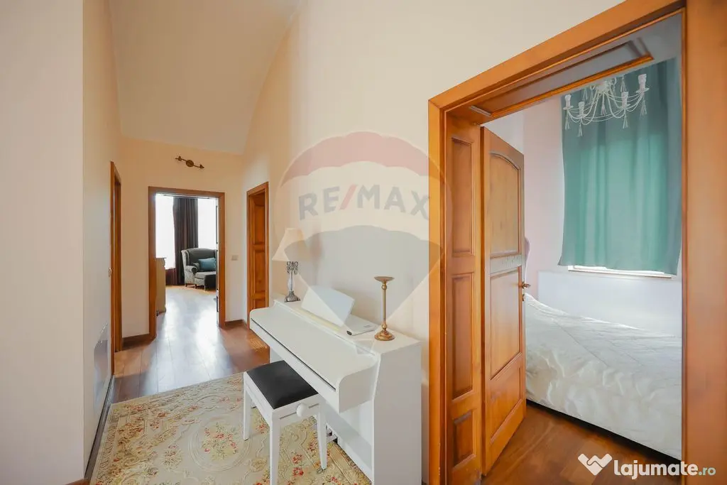 Casă cu 5 camere de vânzare, în Sânmartin - lângă P...