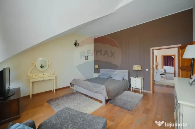 Casă cu 5 camere de vânzare, în Sânmartin - lângă P...
