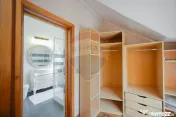 Casă cu 5 camere de vânzare, în Sânmartin - lângă P... 