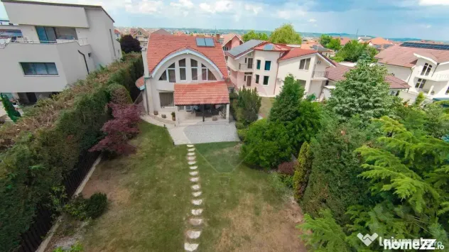 Casă cu 5 camere de vânzare, în Sânmartin - lângă P...