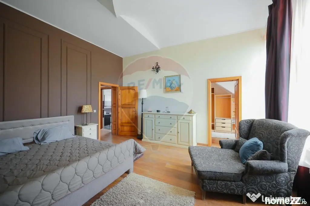 Casă cu 5 camere de vânzare, în Sânmartin - lângă P...
