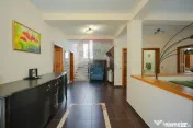 Casă cu 5 camere de vânzare, în Sânmartin - lângă P...