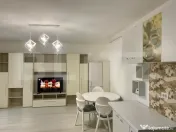Apartament cu 2 camere, etaj 1, centrala si aer, zona Centra 