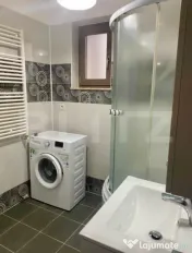 Apartament cu 2 camere, etaj 1, centrala si aer, zona Centra 