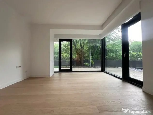 Apartament Aviatorilor l Terasa si gradina 240 mp