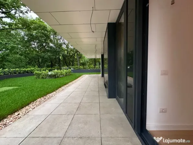 Apartament Aviatorilor l Terasa si gradina 240 mp