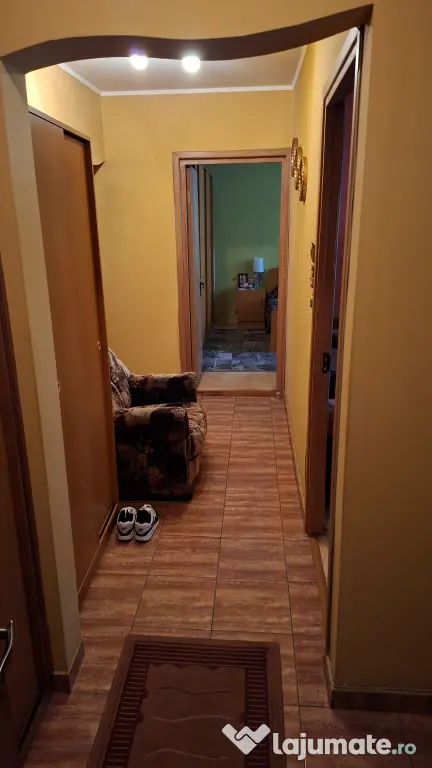 Apartament 4 camere de vânzare – Titan, parter, bloc cu 4 etaje