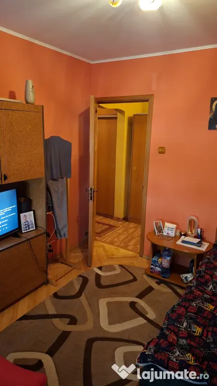Apartament 4 camere de vânzare – Titan, parter, bloc cu 4 etaje