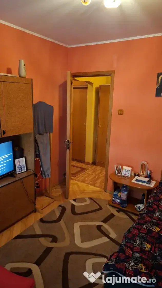 Apartament 4 camere de vânzare – Titan, parter, bloc cu 4 etaje