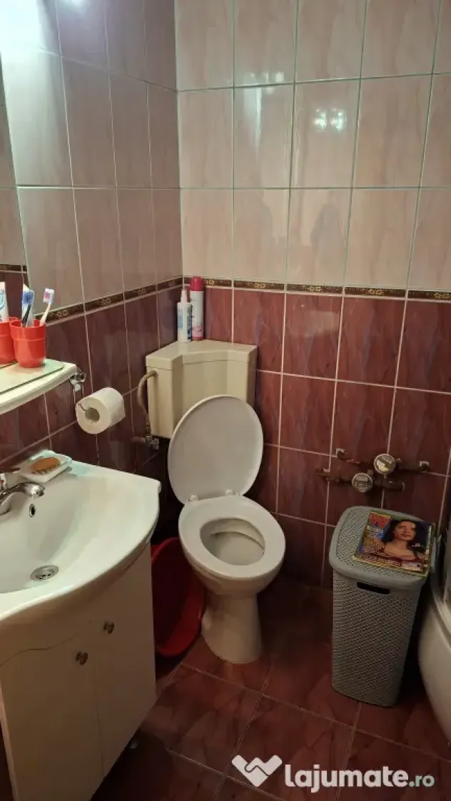 Apartament 4 camere de vânzare – Titan, parter, bloc cu 4 etaje