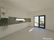 Casa individuala-4 camere-pod-placa de beton-incarcare masin 