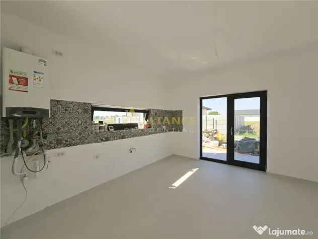 Casa individuala-4 camere-pod-placa de beton-incarcare masin