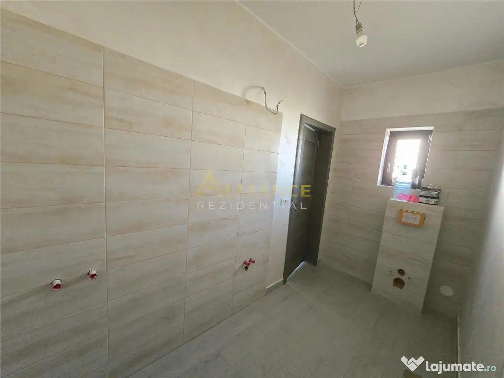 Casa individuala-4 camere-pod-placa de beton-incarcare masin