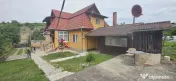 Casă cu teren 3.000 mp de vânzare, str. Adevărului 
