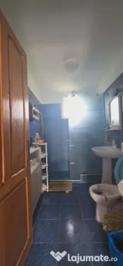 Casă cu teren 3.000 mp de vânzare, str. Adevărului 