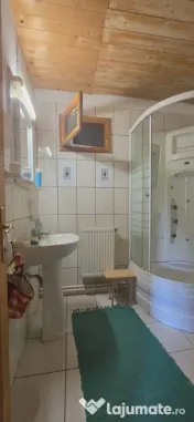 Casă cu teren 3.000 mp de vânzare, str. Adevărului 