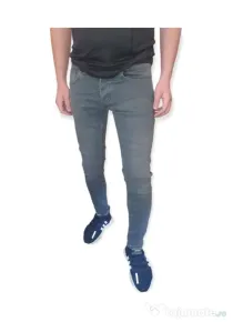 Blugi Bărbați Skinny Fit – Mărimi și Culori Diverse