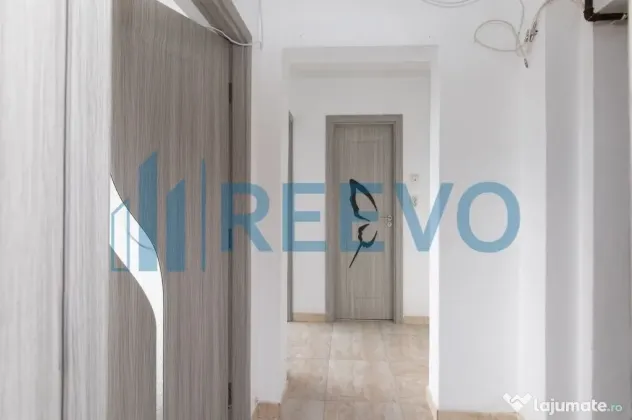 Apartament 3 camere decomandate, Zona Narcisa, Bacău