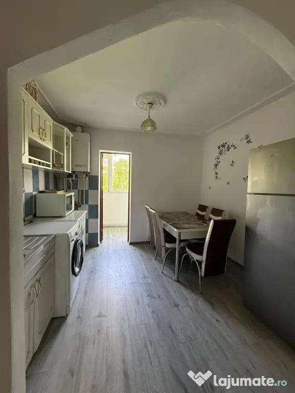 Apartament 2 camere de închiriat Zona Favorit
