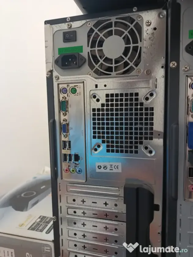 12 seturi Desktop PC Procesor Intel(R) D Pentium 3.00 GHz 2 GB RAM HDD WD 160 GB