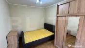 Vand apartament cu doua camere, la etajul 1, in zona Lama