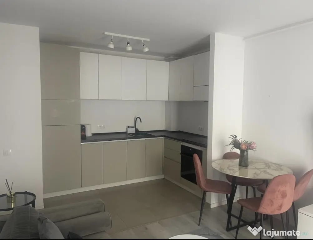 Inchiriez studio dublu Pipera H