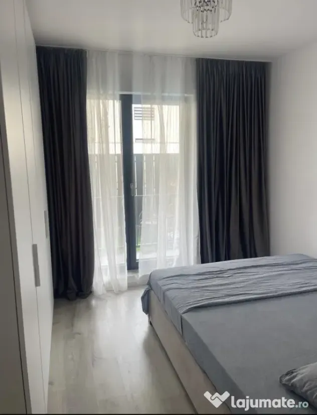 Inchiriez studio dublu Pipera H