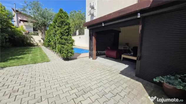 Casa boiereasca, eleganta,piscina, mobilata, teren 613 mp -