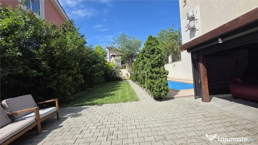 Casa boiereasca, eleganta,piscina, mobilata, teren 613 mp -
