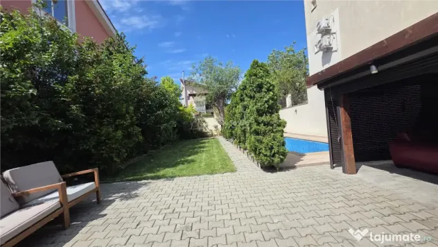 Casa boiereasca, eleganta,piscina, mobilata, teren 613 mp -