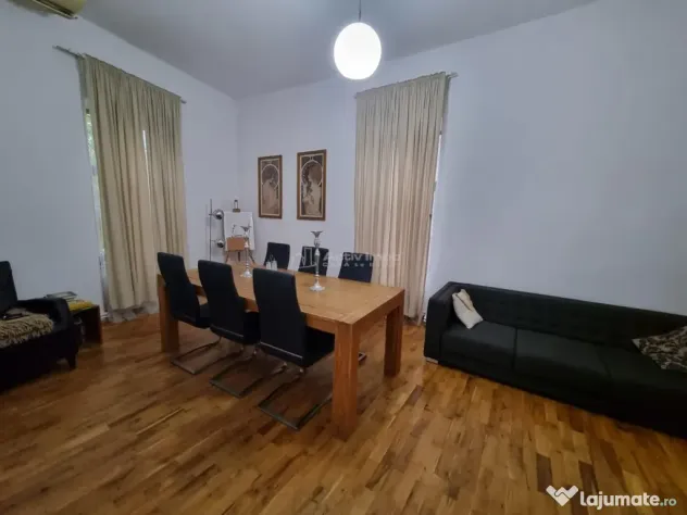 Casa boiereasca, eleganta,piscina, mobilata, teren 613 mp -