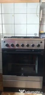 Aragaz Electrolux 60 cm cu rotisor