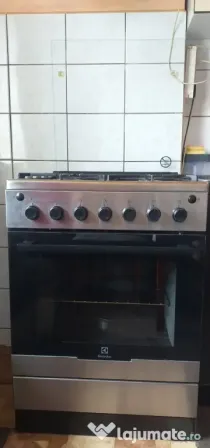 Aragaz Electrolux 60 cm cu rotisor