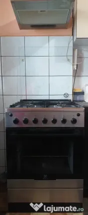 Aragaz Electrolux 60 cm cu rotisor 