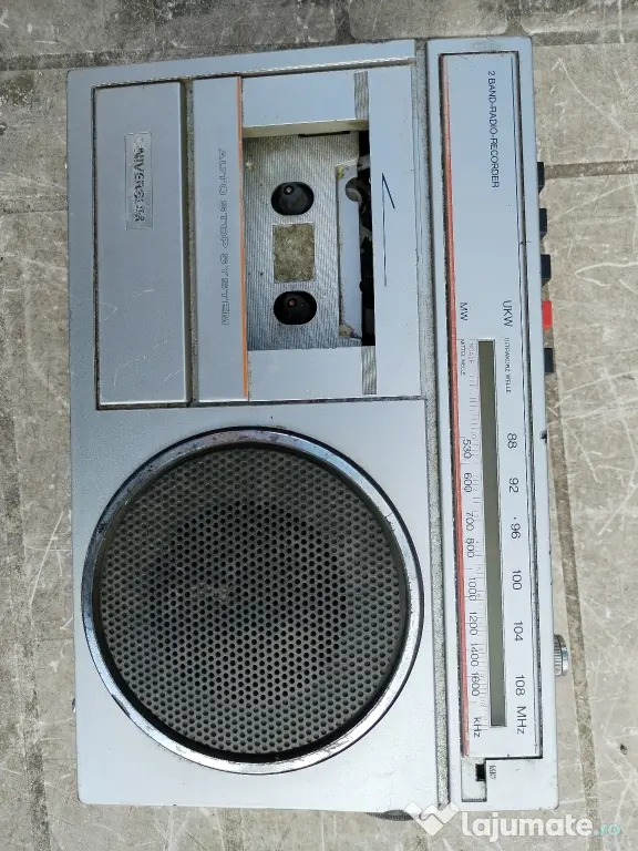 Radio casetofon Universum