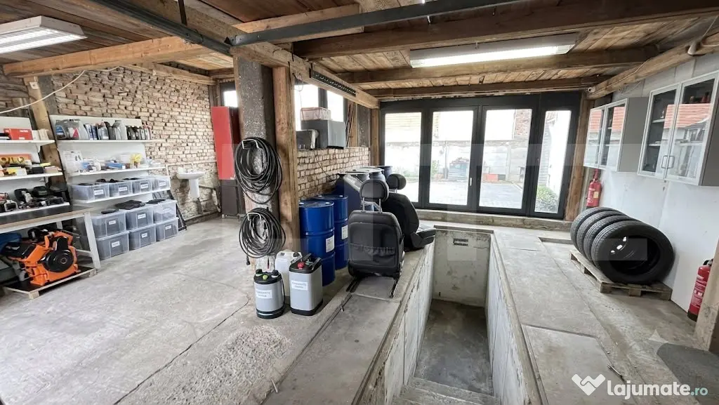 Hală cu service auto funcțional – 300 mp, 700 mp teren,