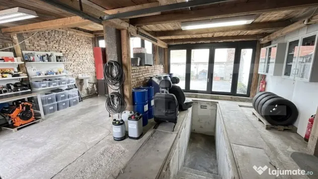 Hală cu service auto funcțional – 300 mp, 700 mp teren,