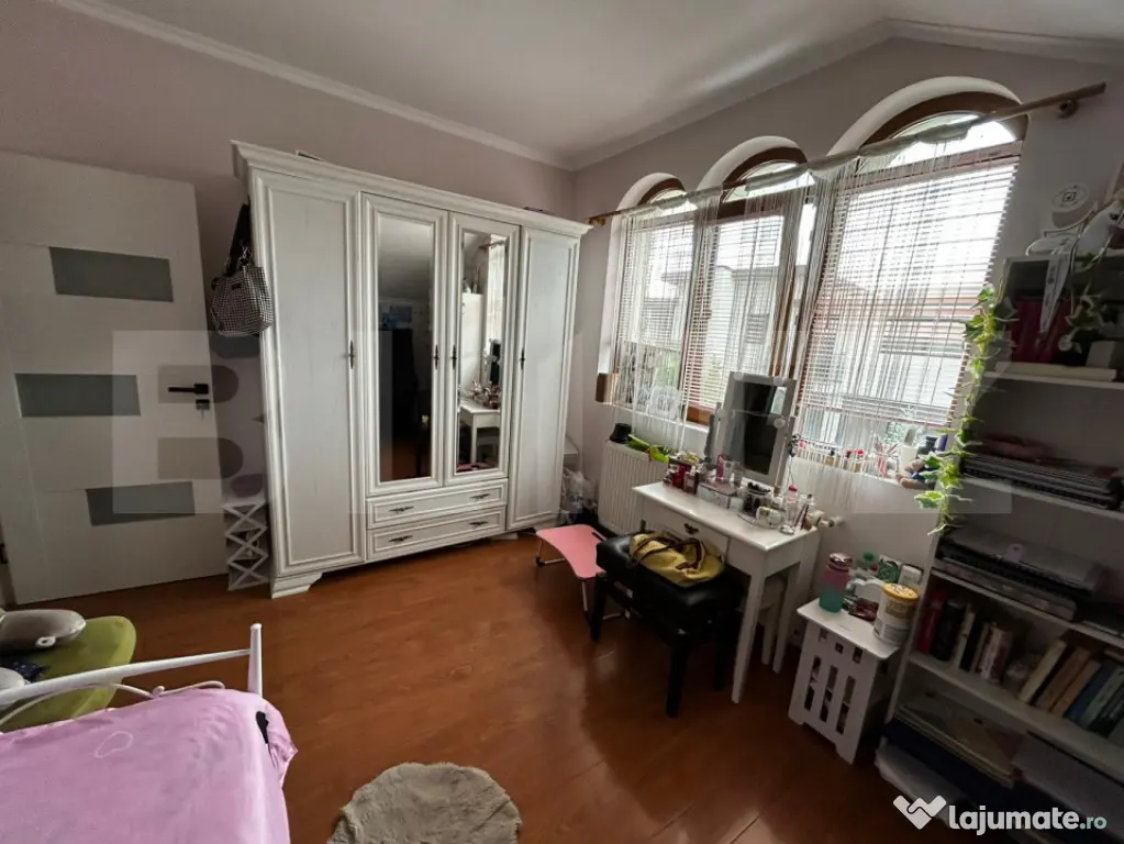 Casa de vanzare - 168 mp - 4 camere, zona Pensiunea Morariu