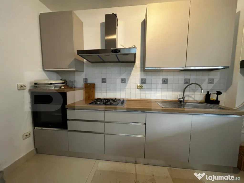Casa de vanzare - 168 mp - 4 camere, zona Pensiunea Morariu