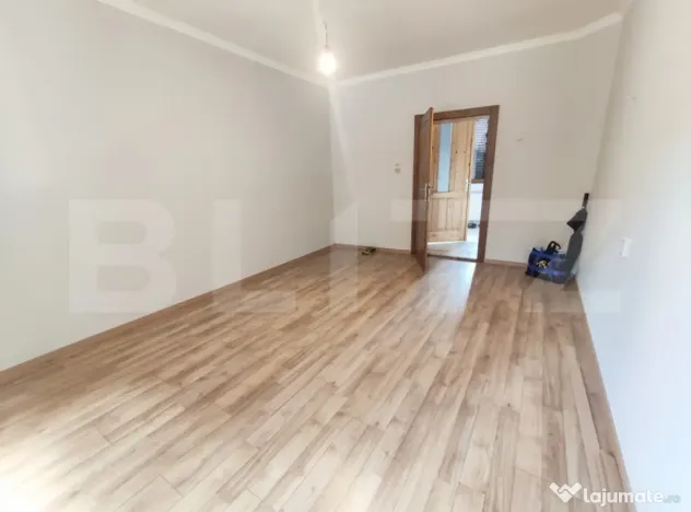 Casa 288 mp, teren 598 mp, 5 camere, renovata, zona Centrala
