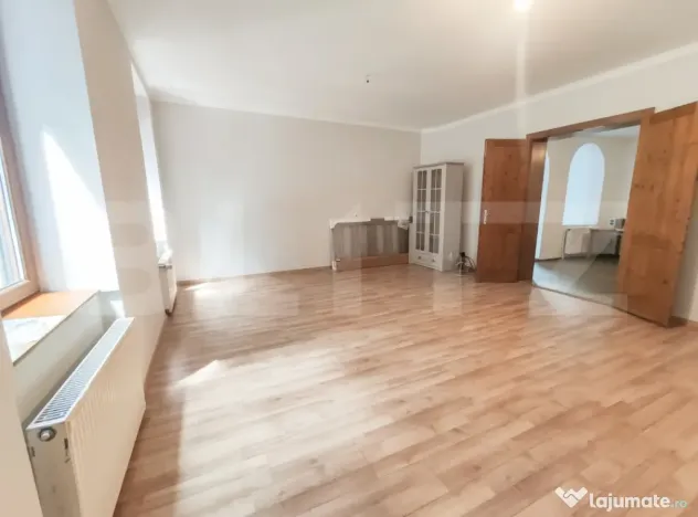 Casa 288 mp, teren 598 mp, 5 camere, renovata, zona Centrala