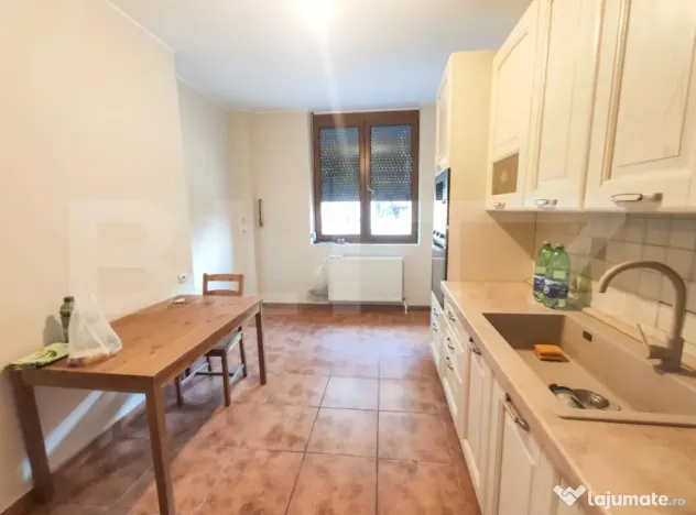 Casa 288 mp, teren 598 mp, 5 camere, renovata, zona Centrala