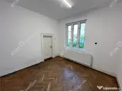Casa individuala 3 camere garaj si teren 200 mp Calea Dumbra 