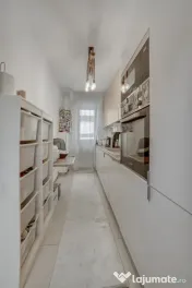 Suprafata totala 145 mp*Ready to move in*Decomandat *Siseșt